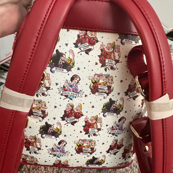 NWT Loungefly Snow White tattoo backpack - Picture 6 of 12